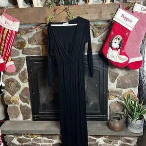 Black v neck faux wrap dress slit medium